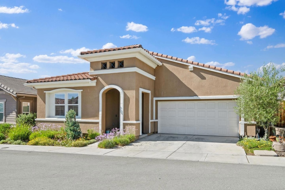 Pending $699,000 • Co-Listing Agent