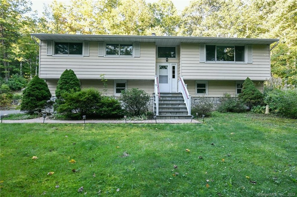 44 Chase Rd, Middlebury, CT 06762 - photo 1