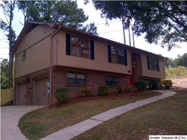 2215 Ledgewood Lane