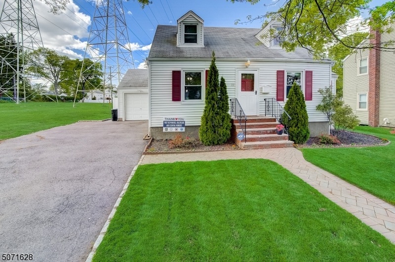 72 Ferncliff Rd, Bloomfield, NJ 07003 - photo 1