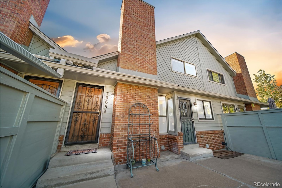 3069 E Long Cir S, Centennial, CO 80122 - photo 1