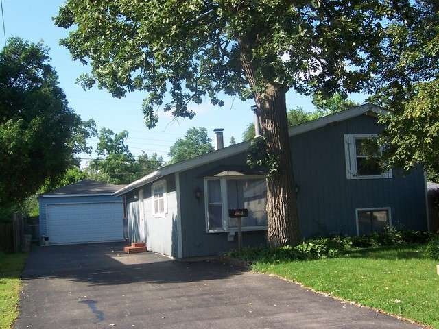 525 Apache Ave, Carpentersville, IL 60110 - photo 1