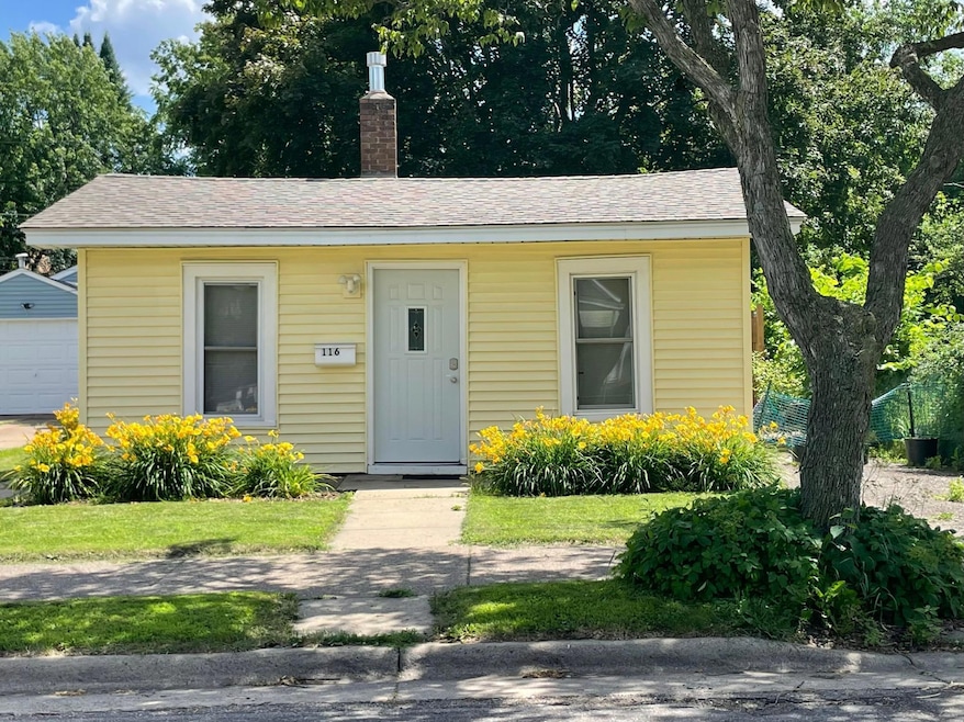 116 Geranium Ave E, Saint Paul, MN 55117 - photo 1