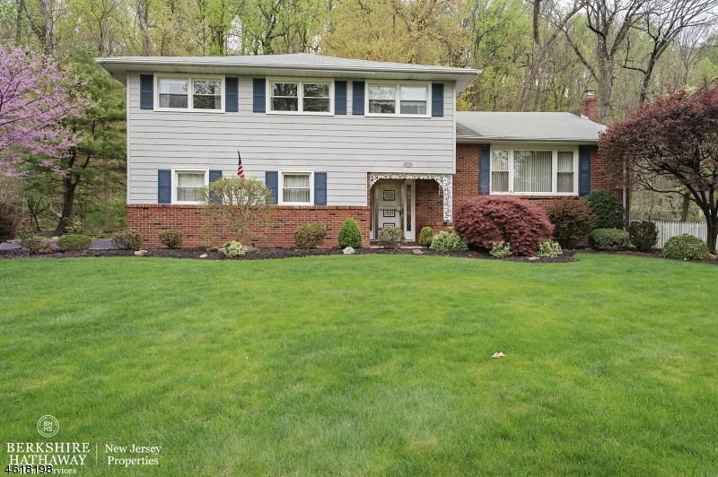 23 Kipling Ln, Scotch Plains, NJ 07076 - photo 1