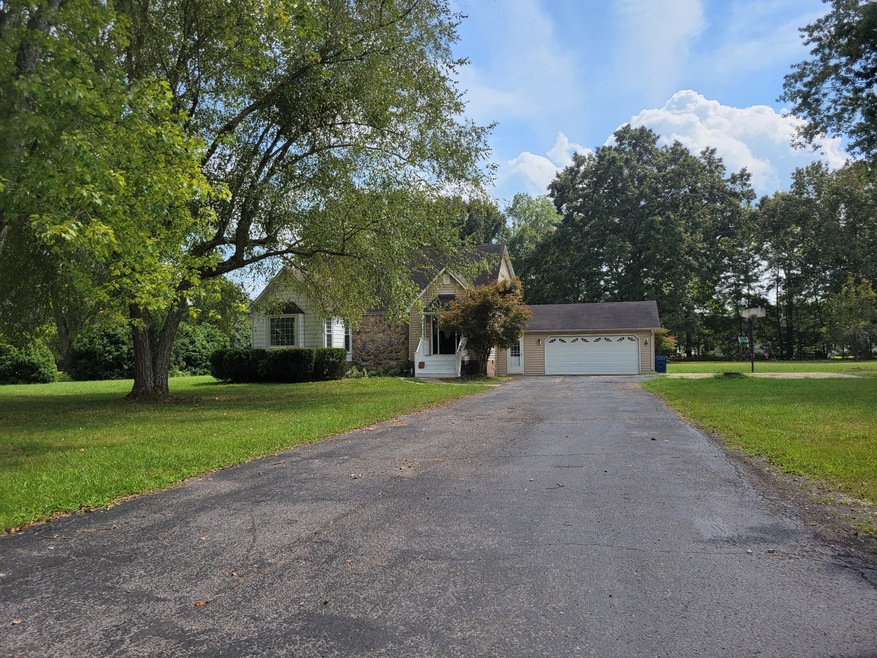 303 Deerfield Cir, Manchester, TN 37355 - photo 1