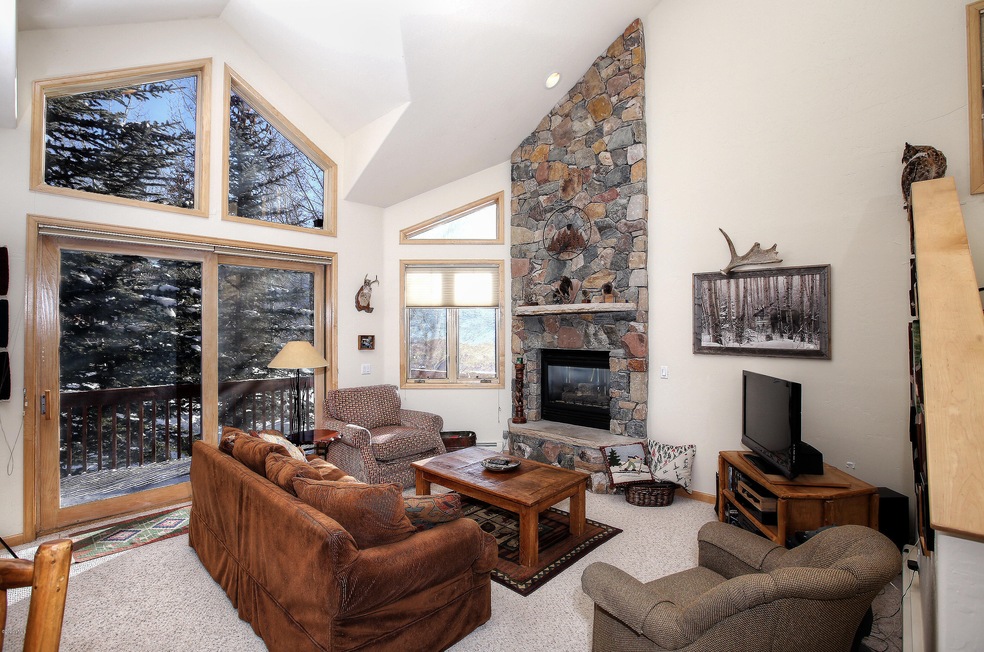 1890_lions_ridge_loop_28_living_1 - Copy