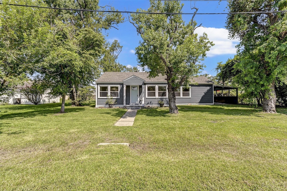 502 Kane St, Tomball, TX 77375 - photo 1