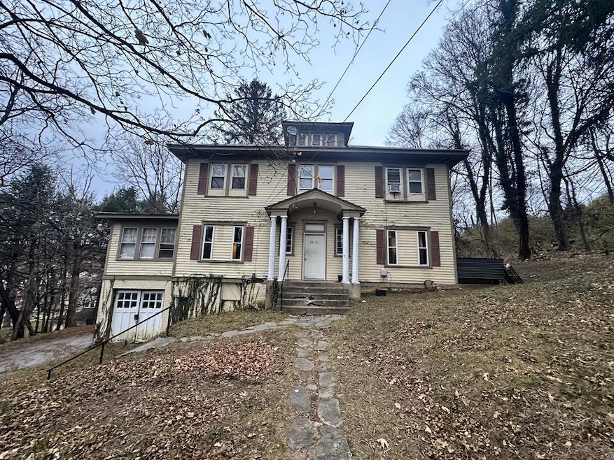 2019 Fulton St, Bluefield, WV 24701 - photo 1