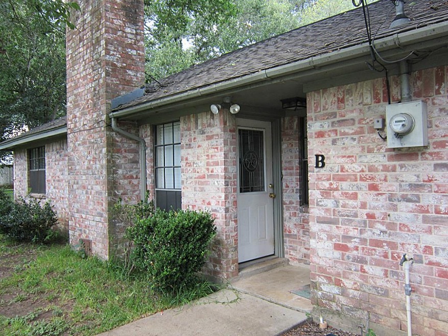 229 Otto St unit B, East Bernard, TX 77435 - photo 1