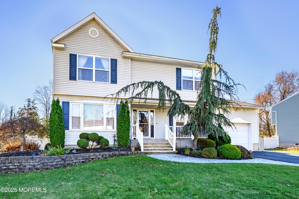 10 Sandybrook Rd, Manalapan, NJ 07726 - photo 1