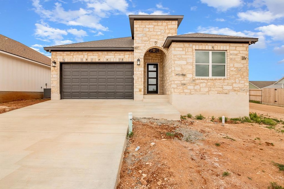 142 Feather Way, Fredericksburg, TX 78624 - photo 1