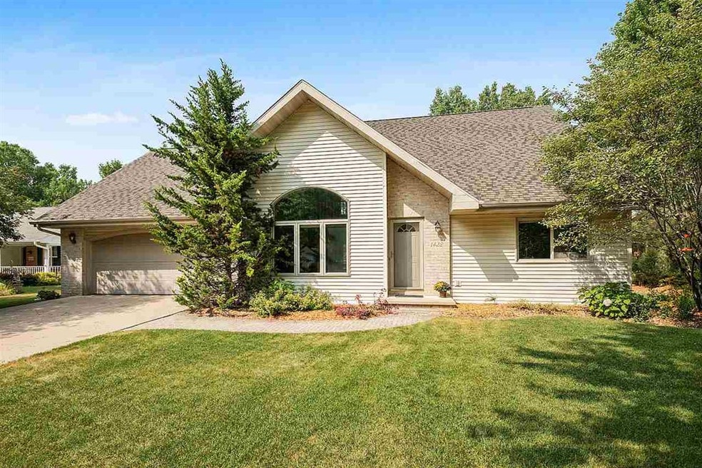 1432 E Keystone Lane...location, location, locatio
