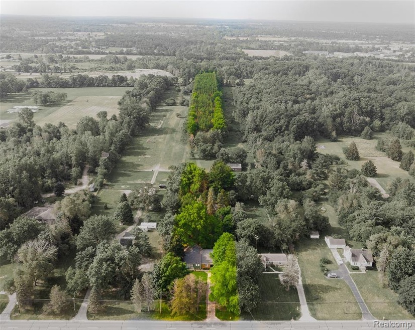 8348 Davison Rd, Davison, MI 48423 - photo 1