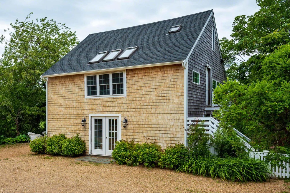49 Mill St, Edgartown, MA 02539 - photo 1