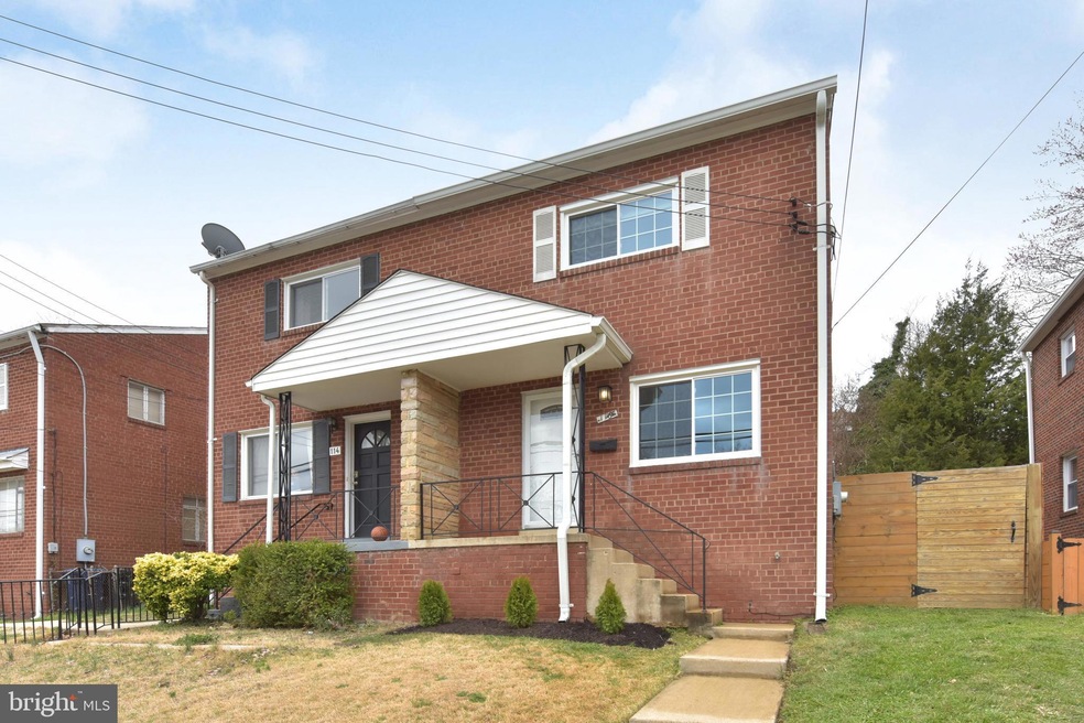 116 W Taylor Run Pkwy, Alexandria, VA 22314 - photo 1