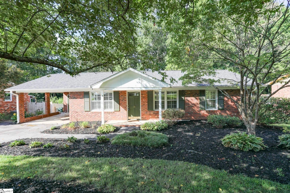 10 Trent Dr, Taylors, SC 29687 - photo 1