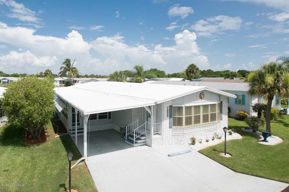 1060 Dracena - Exterior