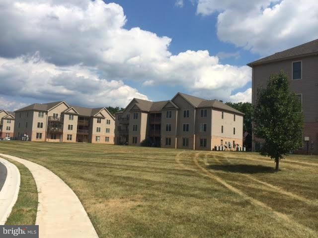 730 Bassett Dr unit 1B, Chambersburg, PA 17201 - photo 1
