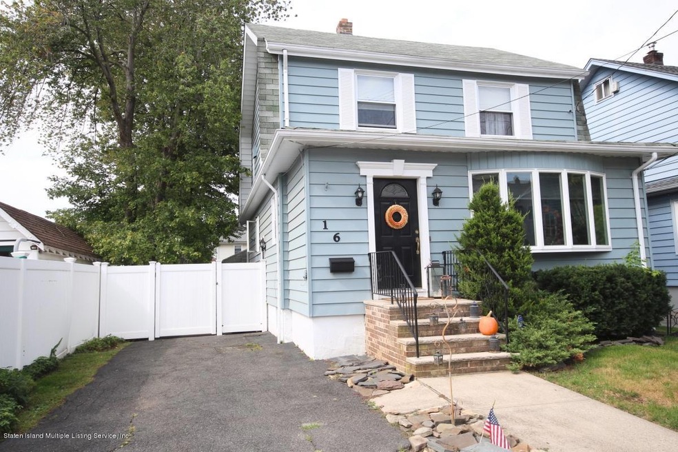 16 Lockwood Place