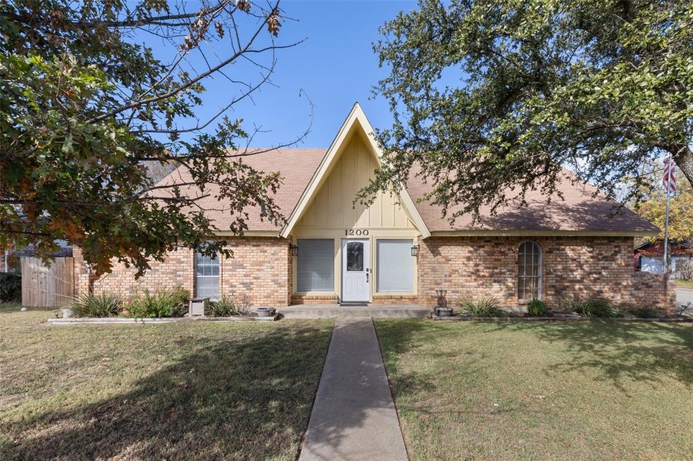 1200 Center Ct, Cleburne, TX 76033 - photo 1