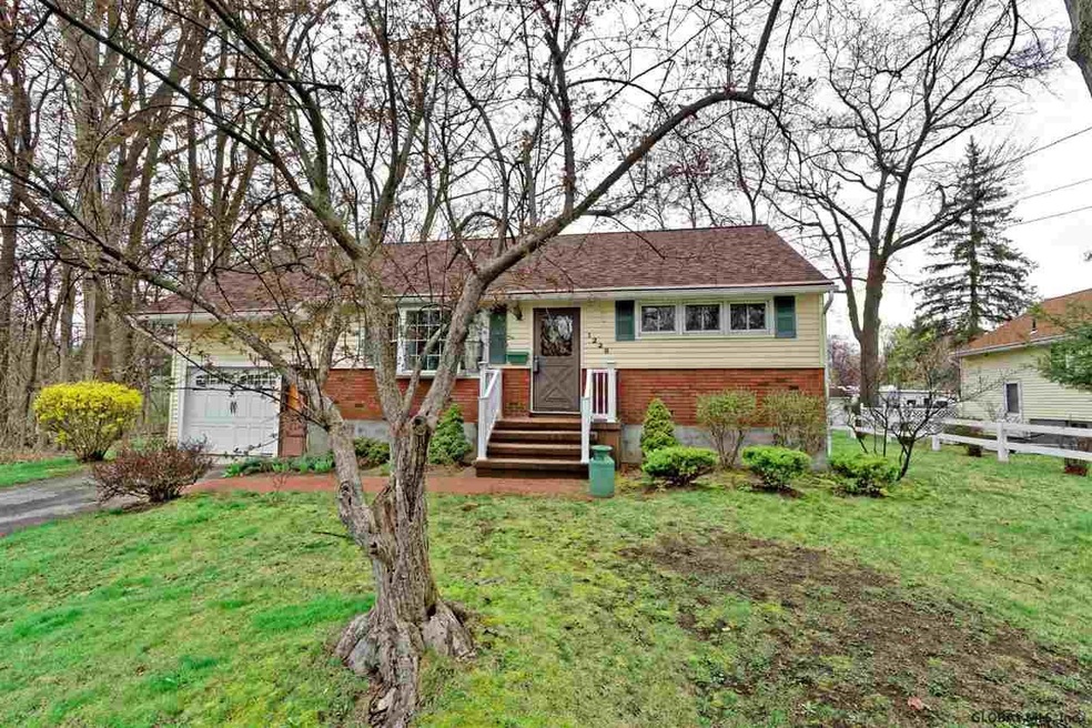 1228 Hemlock St, Schenectady, NY 12306 - photo 1