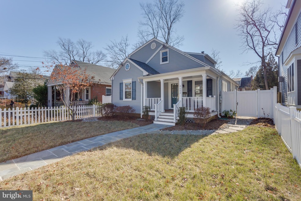 4602 Chestnut St, Bethesda, MD 20814 - photo 1