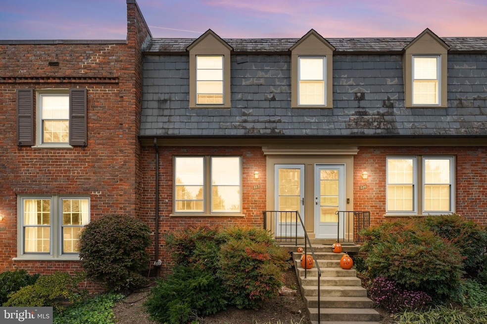 1400 S Edgewood St unit 527, Arlington, VA 22204 - photo 1