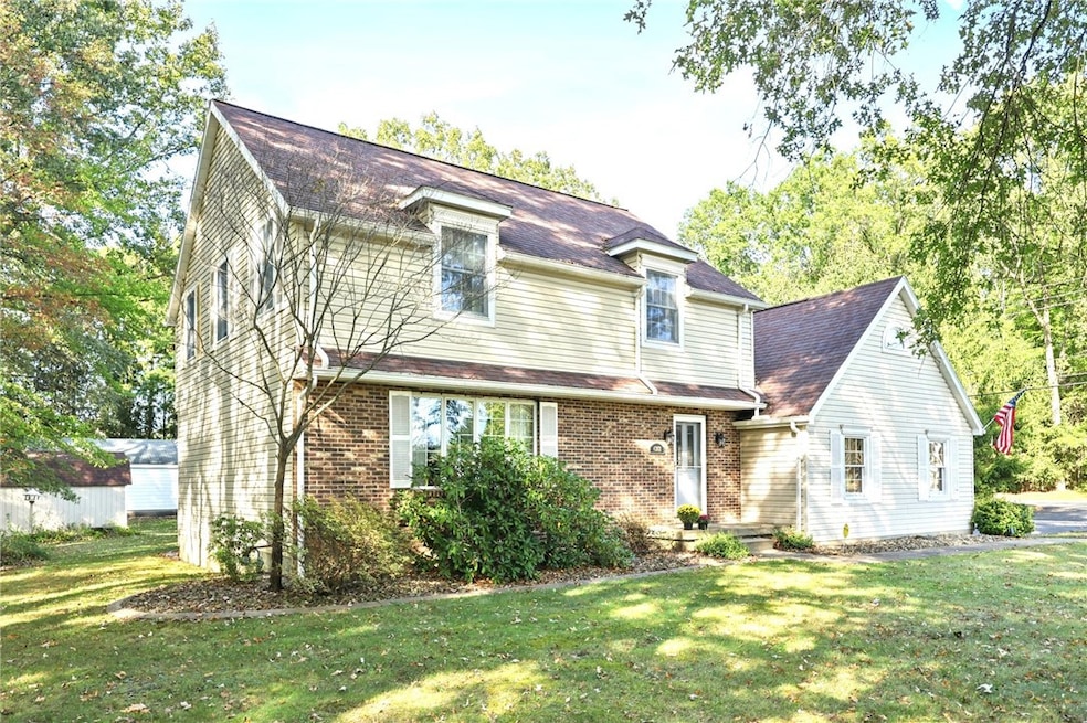 4302 Mitchell Rd, New Castle, PA 16105 - photo 1