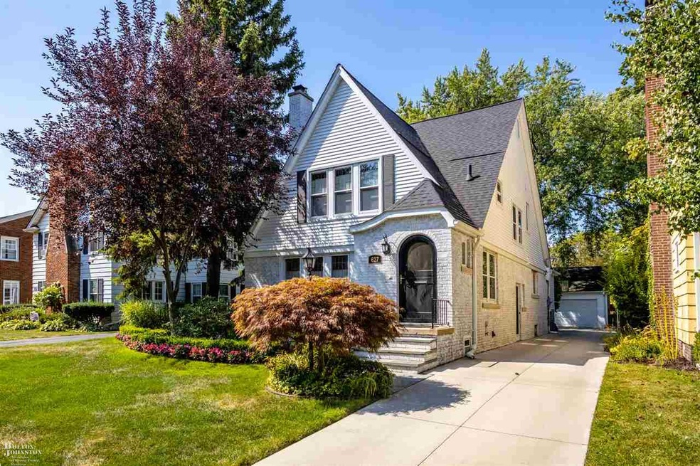 627 Lincoln Rd, Grosse Pointe, MI 48230 - photo 1