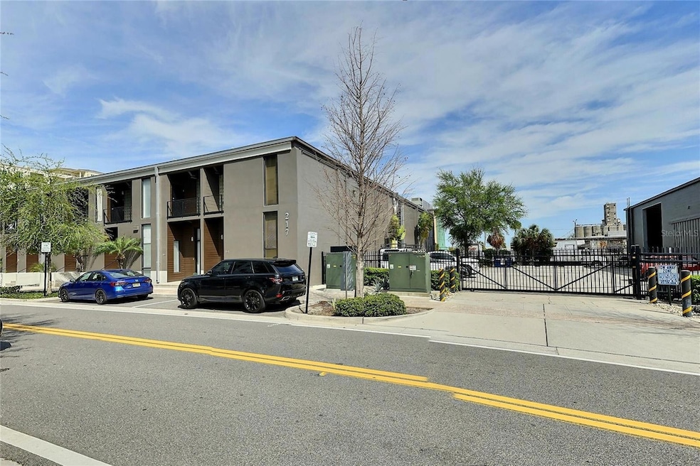 217 N 12th St unit 114, Tampa, FL 33602 - photo 1