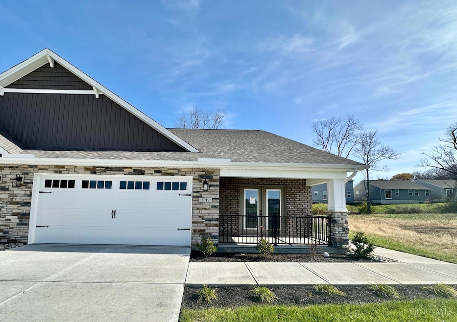 5019 Waterford Dr, Middletown, OH 45042 - photo 1