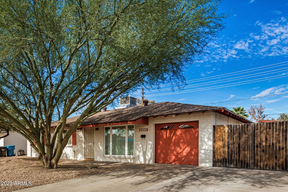 9202 N 18th Ave, Phoenix, AZ 85021 - photo 1