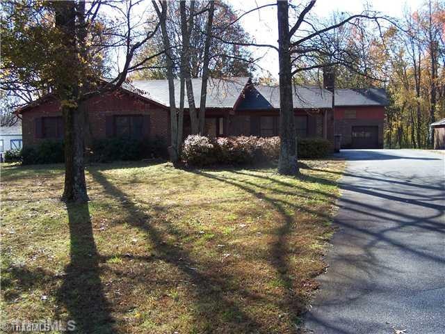 1917 Murrayhill Rd, Greensboro, NC 27403 - photo 1