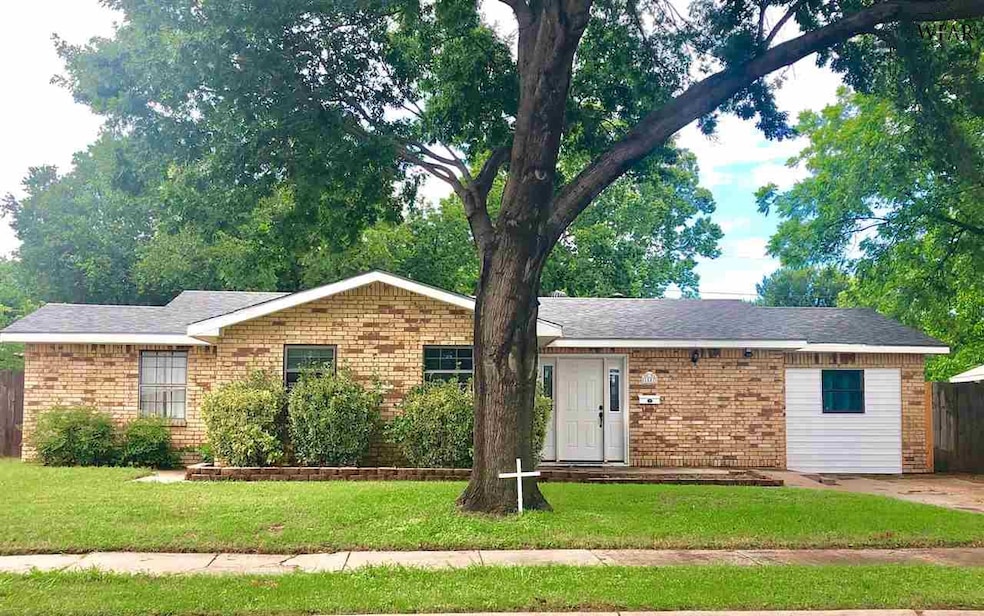 1547 Malcolm Ln, Wichita Falls, TX 76302 - photo 1