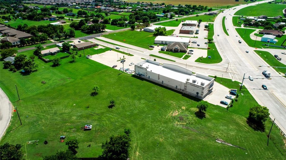 451 Wolf Run Ct, Lavon, TX 75166 - photo 1