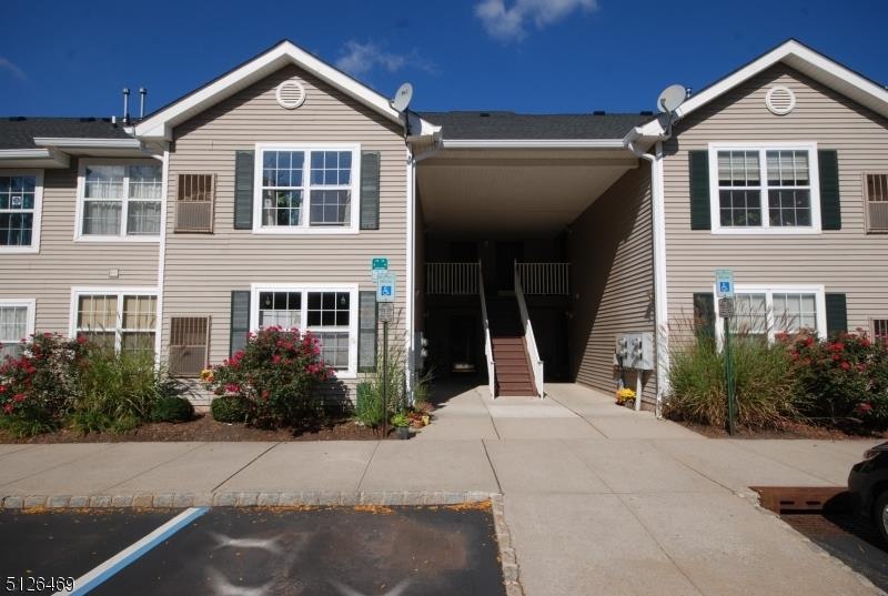 19 Woodcrest Ln unit 19, Clinton, NJ 08809 - photo 1