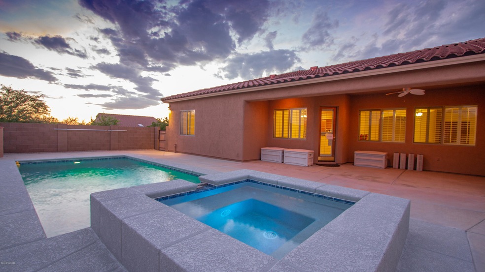 Night View - Pool