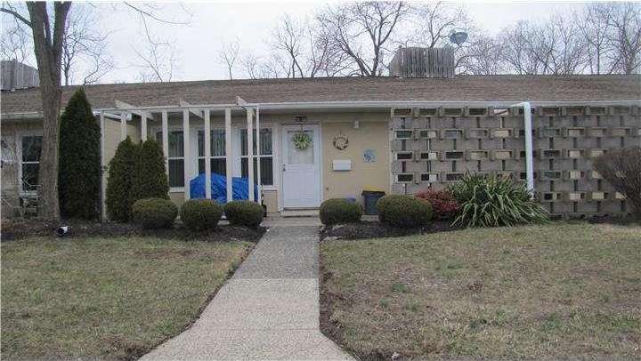 105 New Rd unit 5A, Kendall Park, NJ 08824 - photo 1
