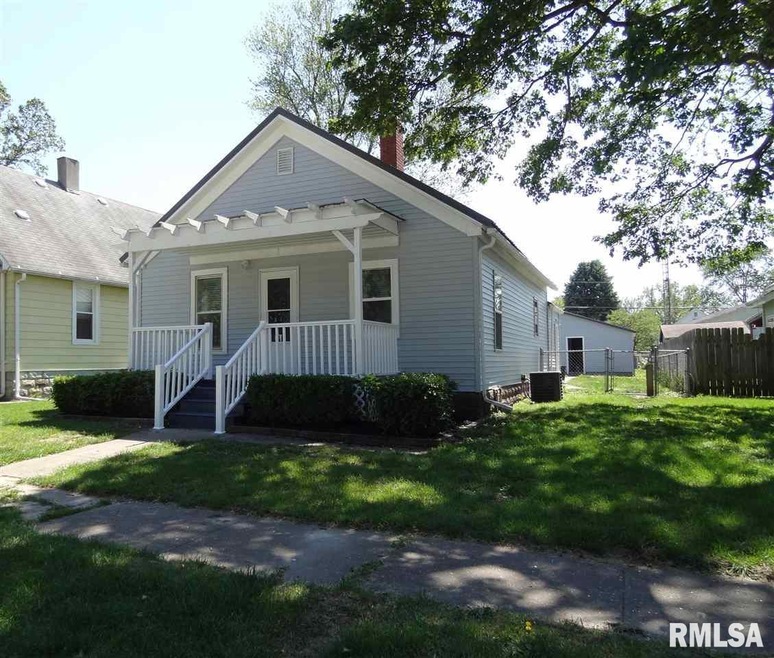 1323 Delavan St, Lincoln, IL 62656 - photo 1