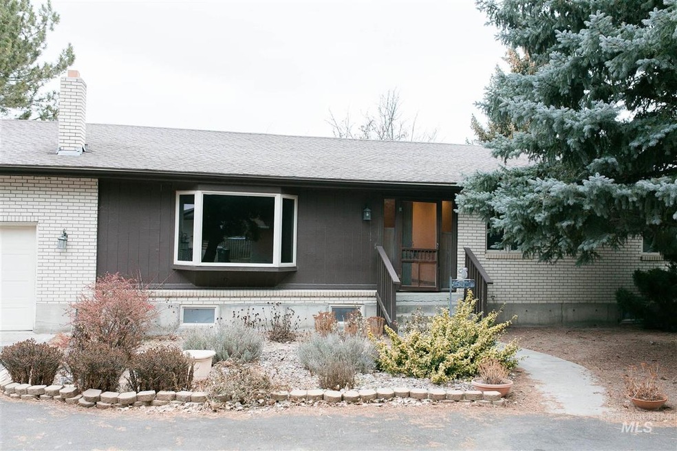 2929 Hillcrest Ln, Burley, ID 83318 - photo 1