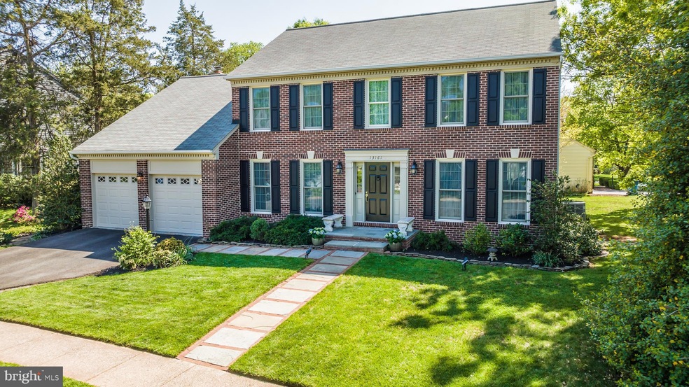 13161 Lazy Glen Ln, Herndon, VA 20171 - photo 1