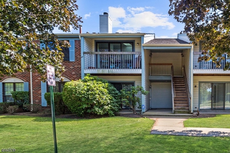 47 Crabapple Ln, Franklin Park, NJ 08823 - photo 1