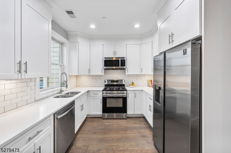 15 Riverbend Ct, New Providence, NJ 07974 - photo 1