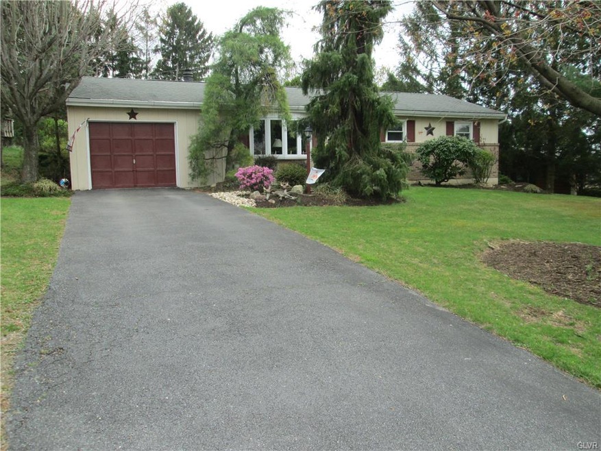 3743 Highland Rd, Schnecksville, PA 18078 - photo 1