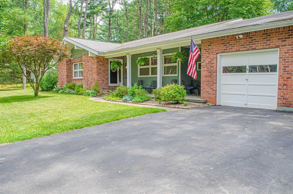 5 Elm St, Red Hook, NY 12571 - photo 1