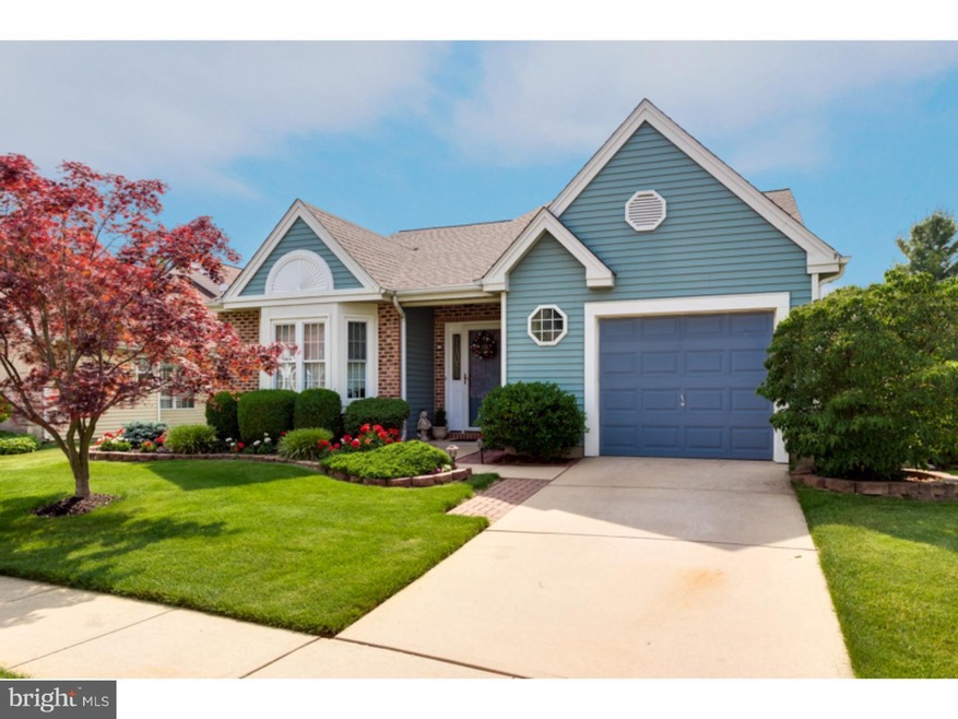 673 Cascade Dr S, Mount Laurel, NJ 08054 - photo 1