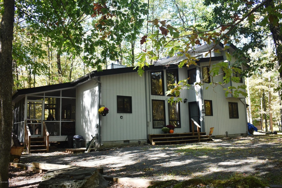 803 Willow Ct S, Hawley, PA 18428 - photo 1