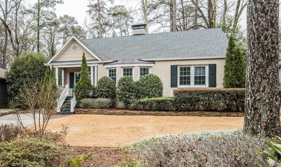 Winnona Park Charmer! Ready To Move Right In? THIS