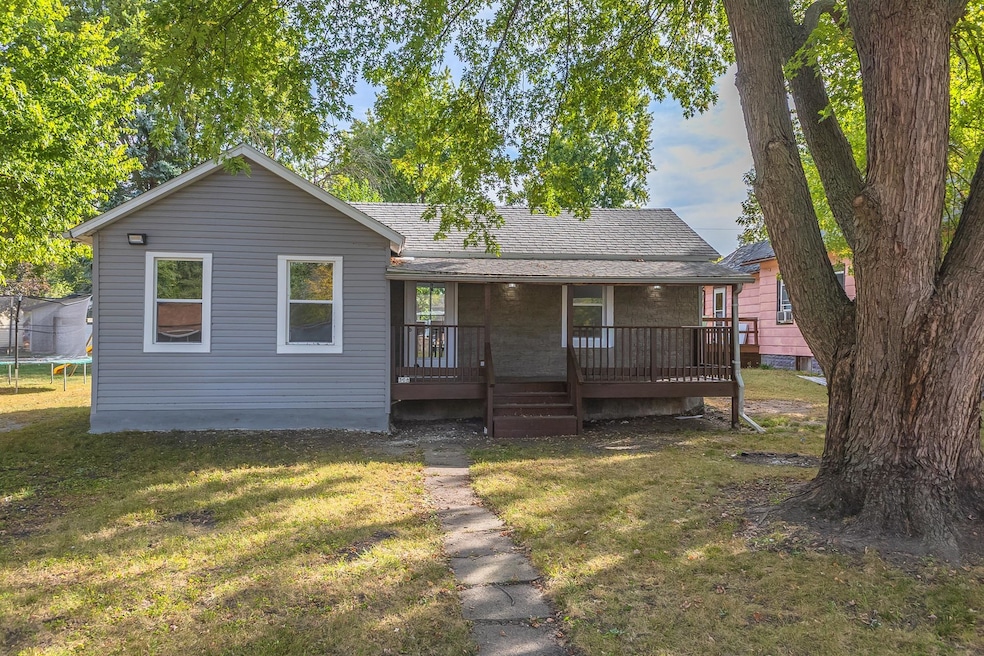 306 E Martin St, Forrest, IL 61741 - photo 1