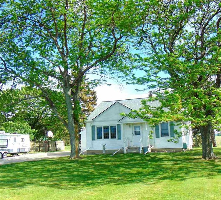 5586 E Holland Rd, Saginaw, MI 48601 - photo 1